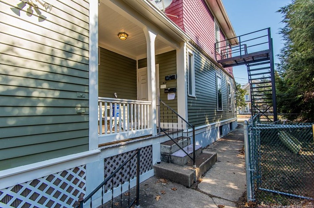 105 Maple St #3rd Floor, Killingly, CT 06239