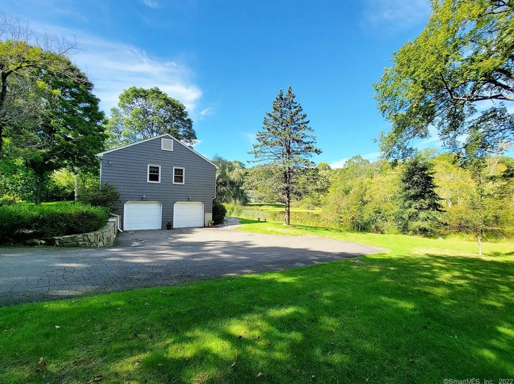 67 Whipstick Rd, Ridgefield, CT 06877