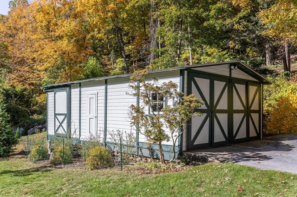 3 Timber Lake Rd, Sherman, CT 06784