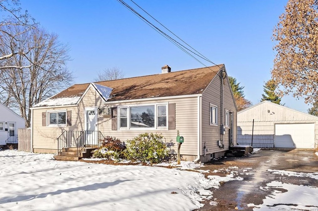 52 Oconnell Dr, Hartford, CT 06118-3332