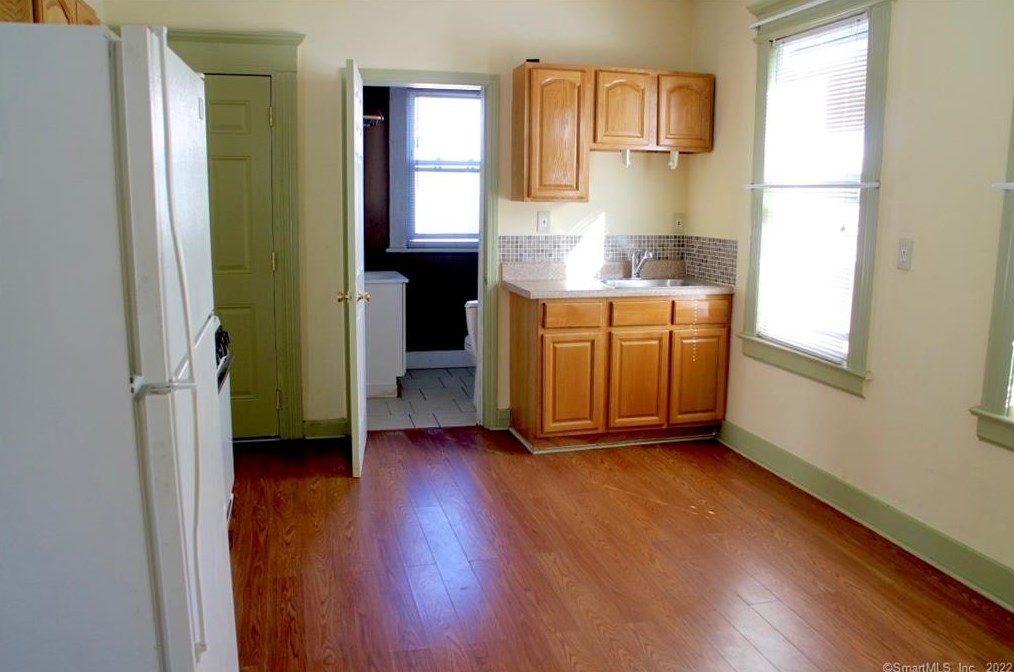 123 Clifford St, Bridgeport, CT 06607