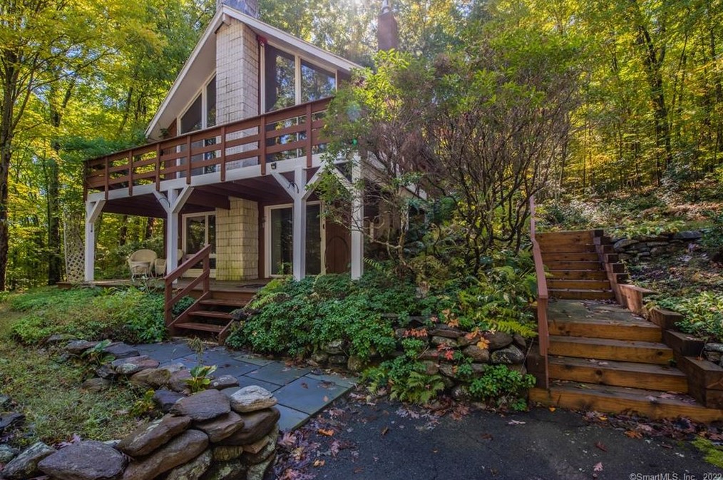 25 Old County Rd, Winsted, CT 06063-3313