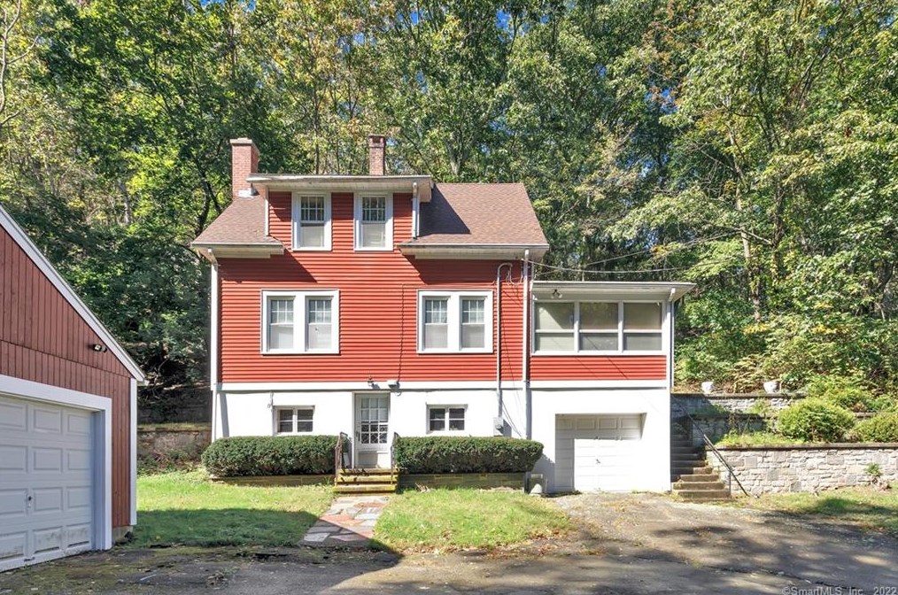 145 Grove St, Huntington, CT 06484