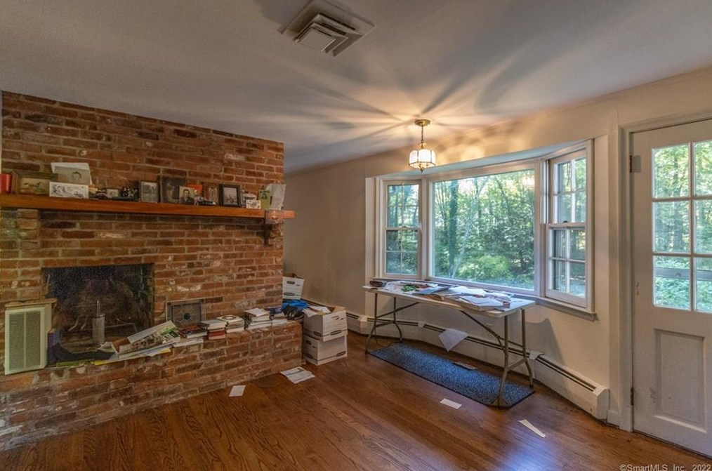 232 Haynes Rd, Avon CT 06001-2978 exterior