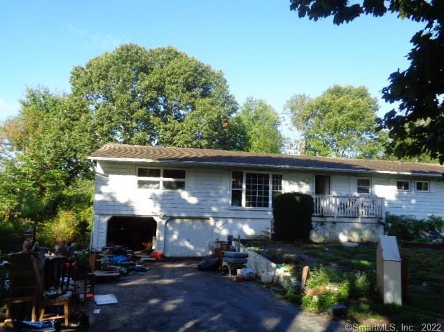7 Marlin Dr, Waterford, CT 06385