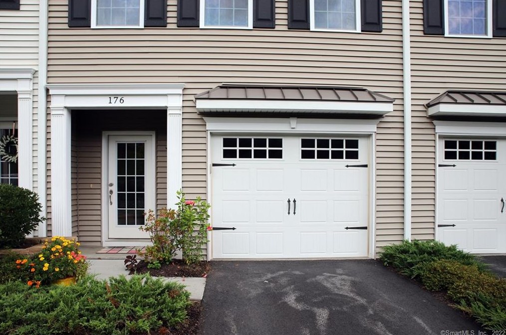 176 Warrington Round, Danbury, CT 06810-5171