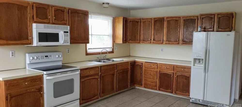 12 Hilltop Ave #2, Waterbury, CT 06708
