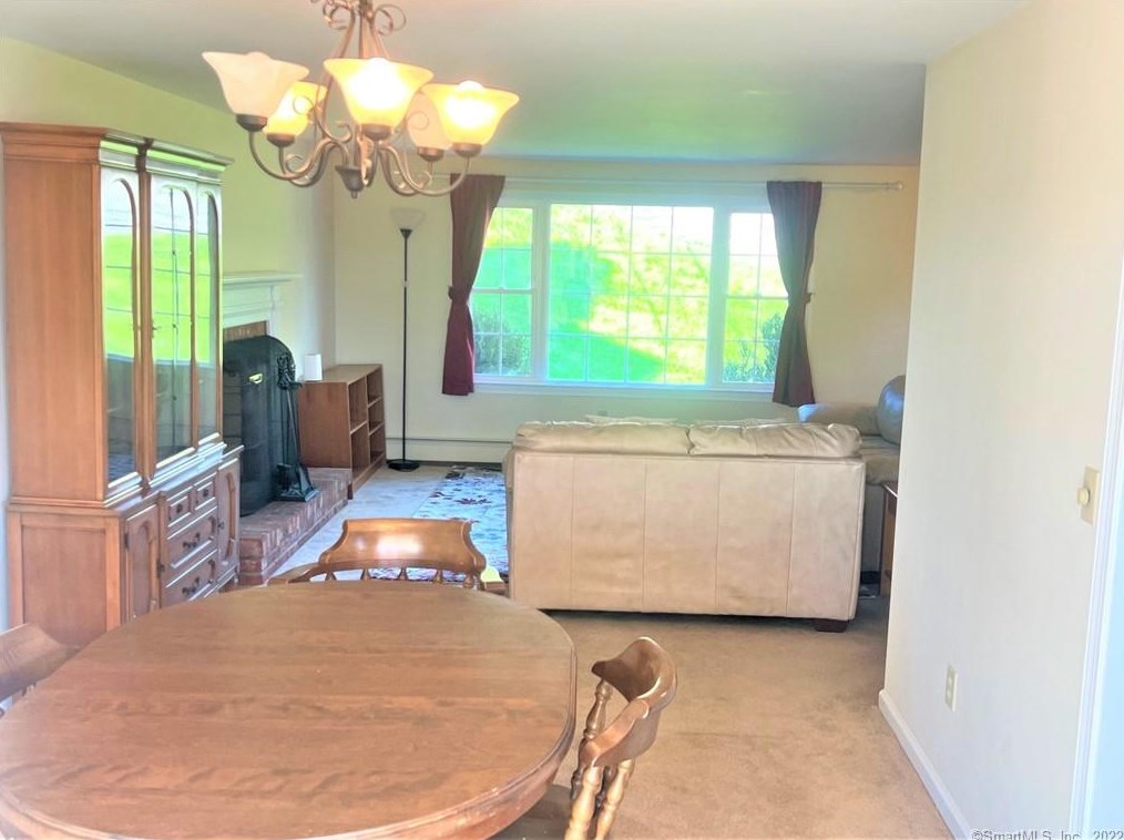 9 Gin Still Ln, Hartford CT  06107-2649 exterior