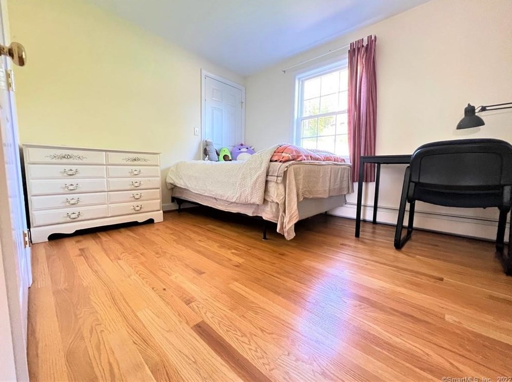 9 Gin Still Ln, Hartford CT  06107-2649 exterior