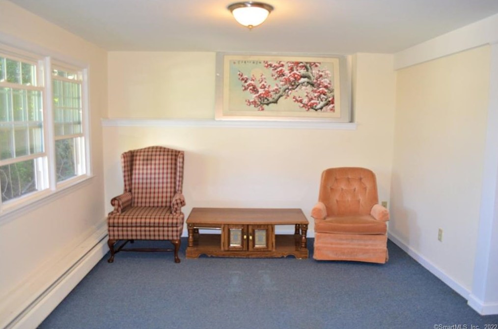 9 Gin Still Ln, Hartford CT  06107-2649 exterior