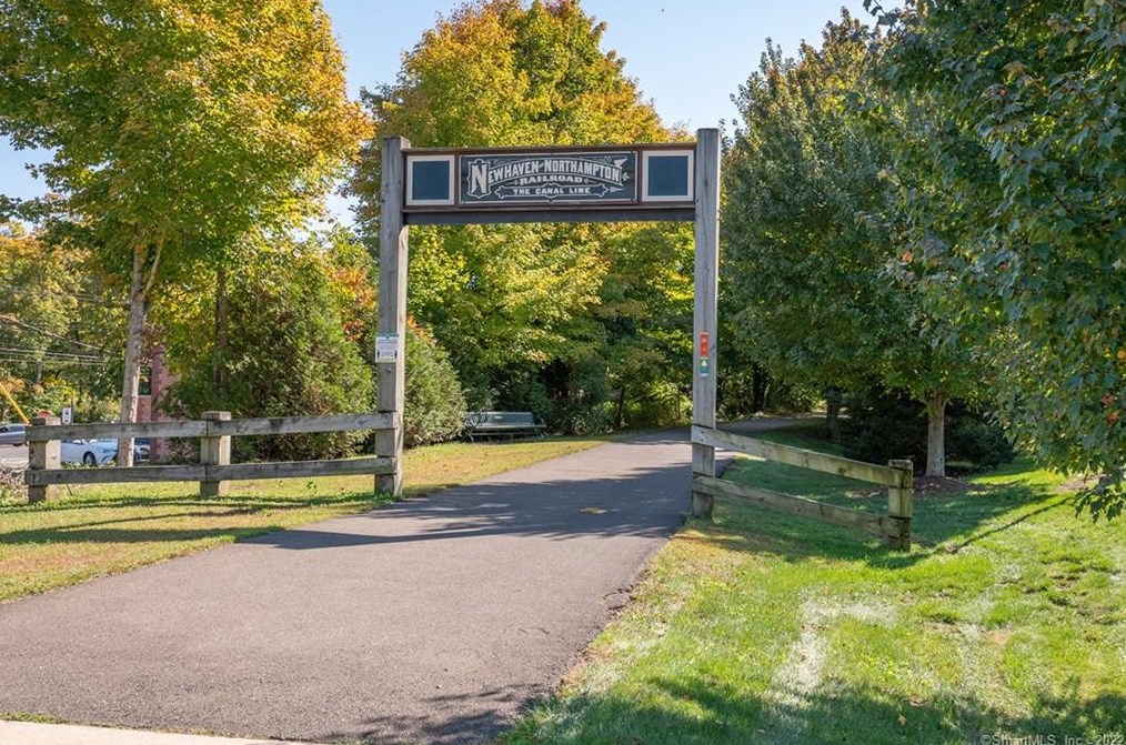 36 Todd St, New Haven CT  06518-1127 exterior