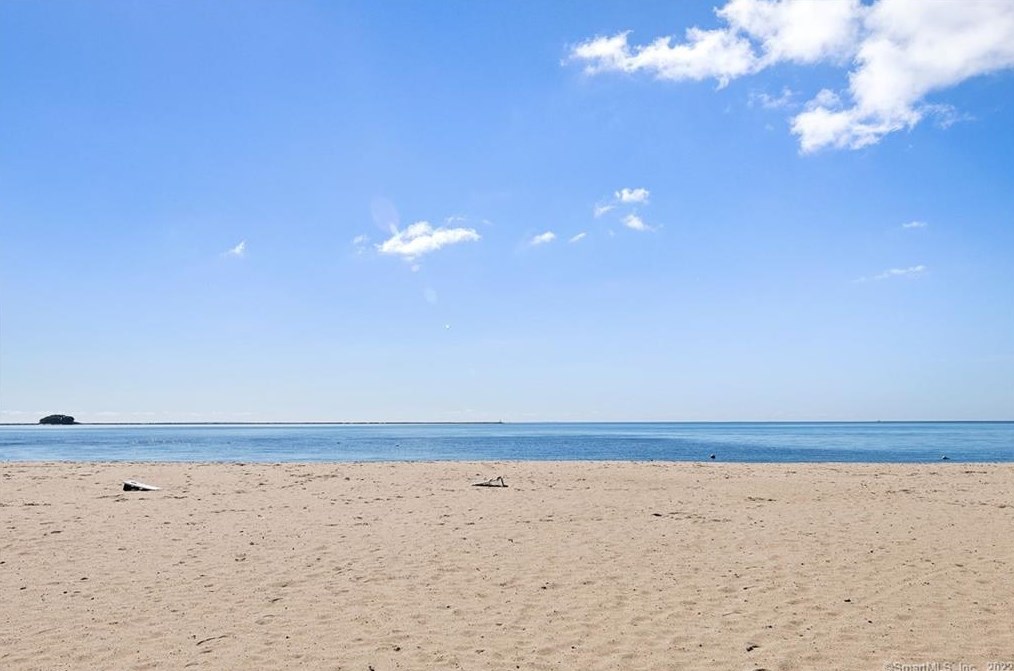 16 Sunrise Rd, Westbrook, CT 06498-1712