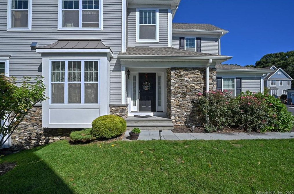 560 River Rd #27, Huntington, CT 06484