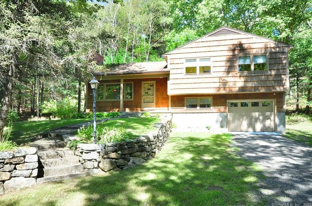 25 Fox Fire Hill Rd, Warren, CT 06754 exterior