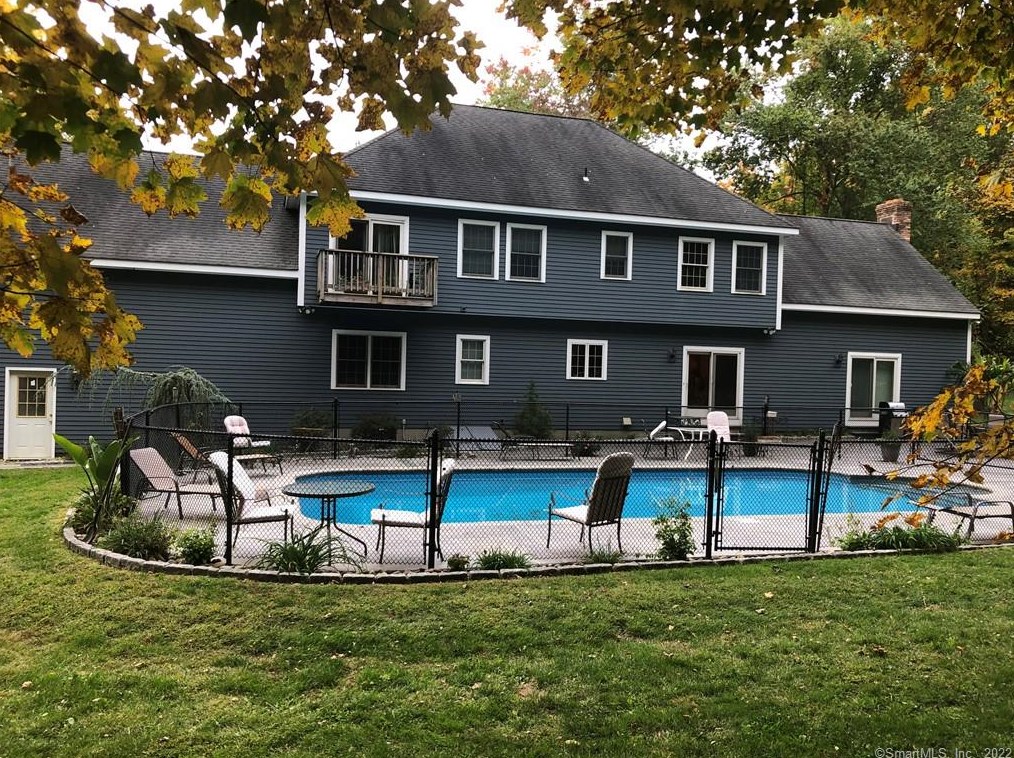 13 Surrey Ln, Upper Stepney, CT 06468