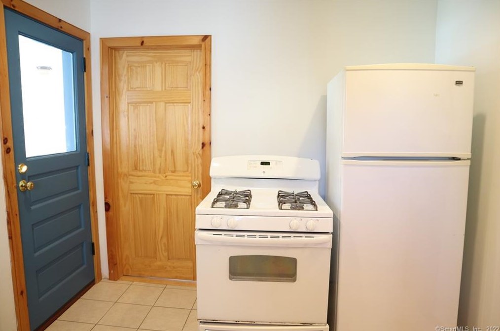 81 Pratt St #2, Bristol, CT 06010