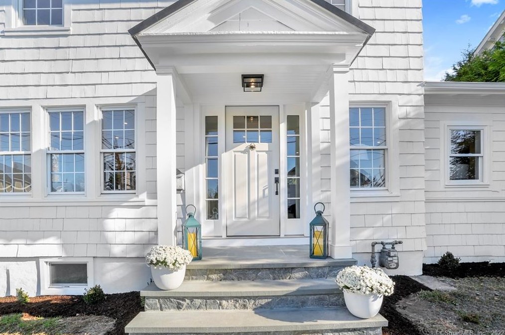 80 Philemon St, Fairfield, CT 06825-1743