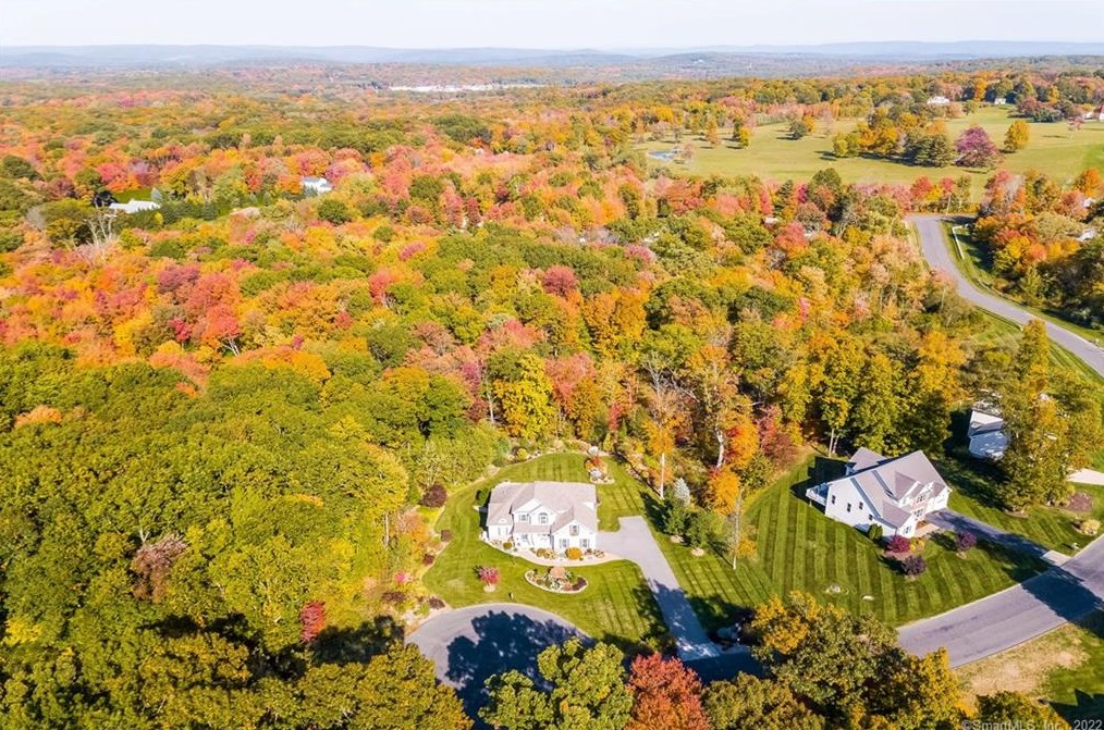 6 Forest Glen Rd, Unionville, CT