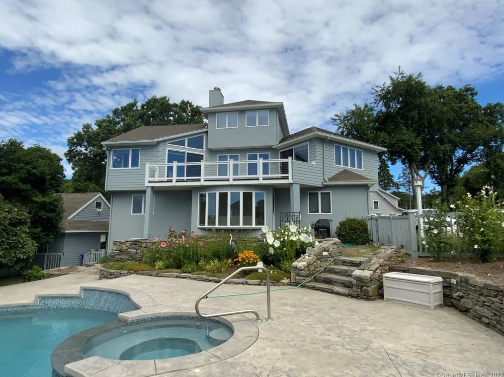 7 Burrows St, Groton, CT 06340