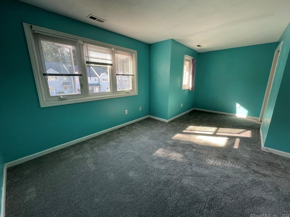 100 Oak Ridge Dr Unit 100, Windsor Locks, CT