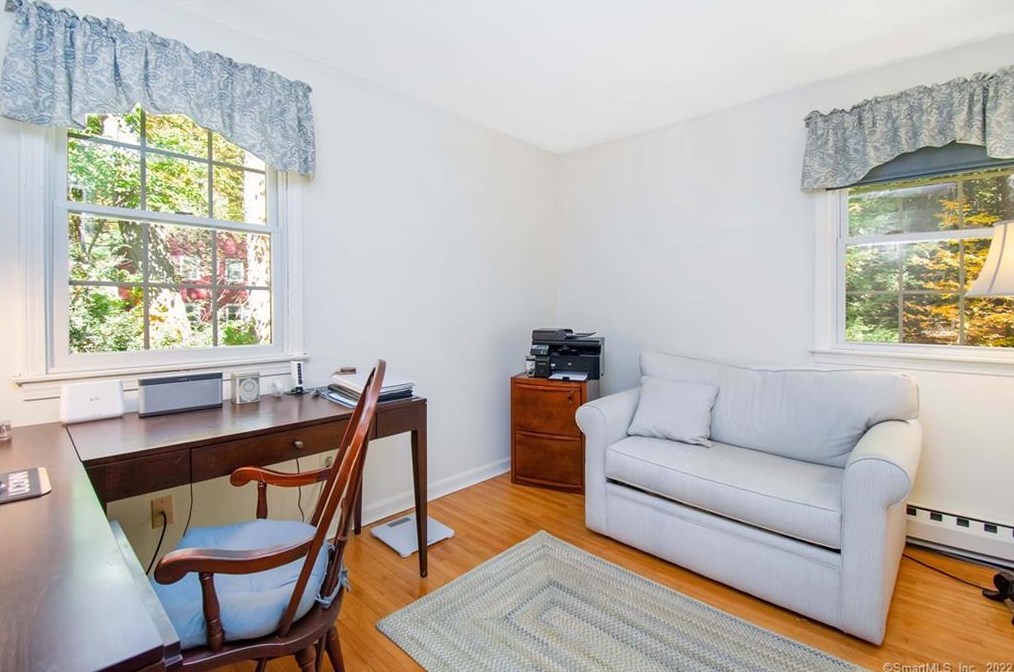 93 Burbank Rd, Ellington CT 06029-2805 exterior