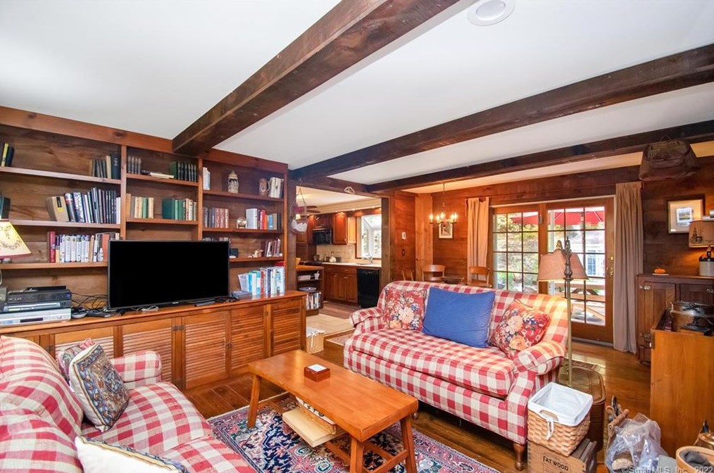 93 Burbank Rd, Ellington CT 06029-2805 exterior