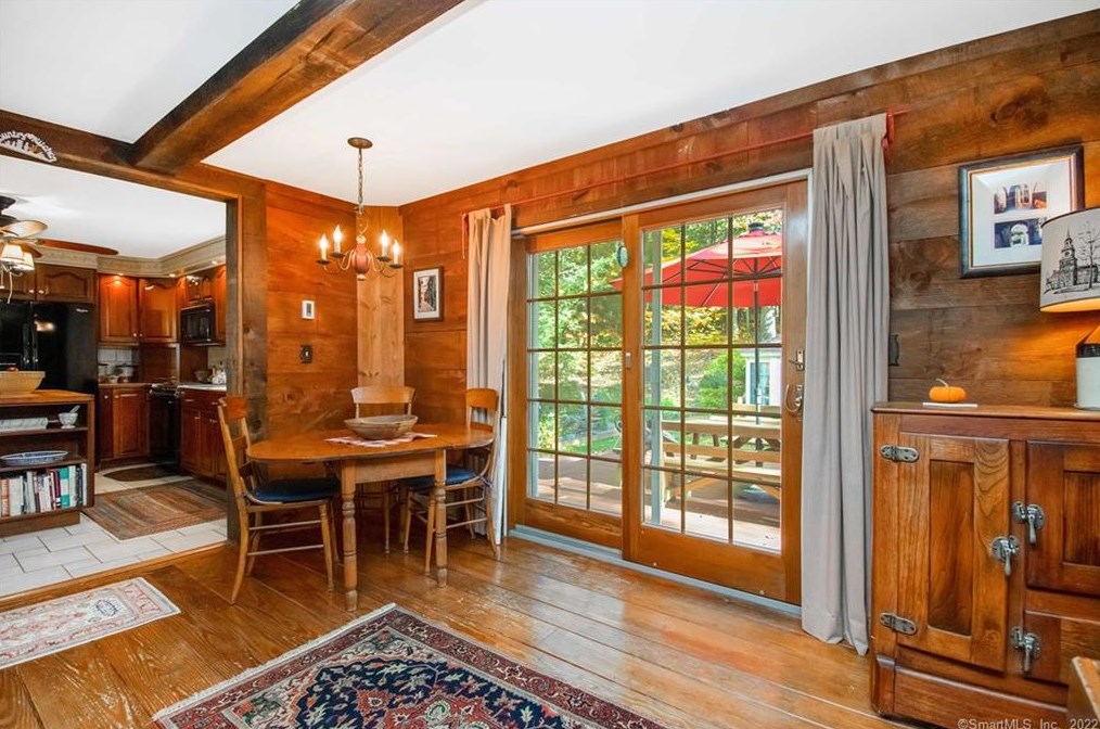 93 Burbank Rd, Ellington CT 06029-2805 exterior