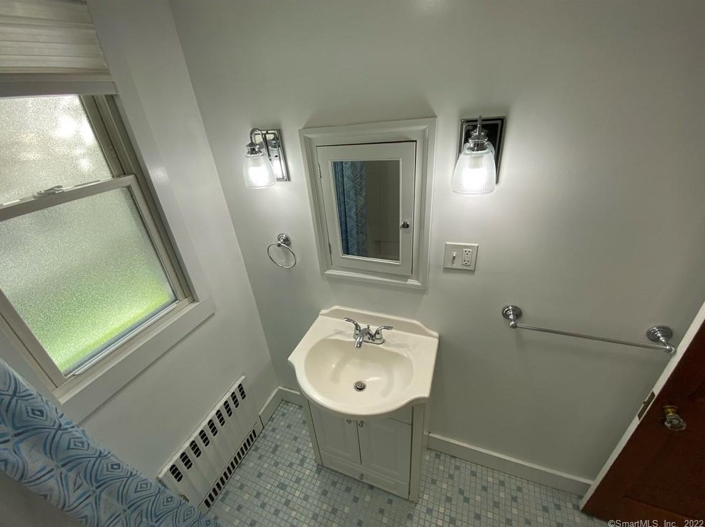 42 S St Ext #2, Bristol, CT 06010