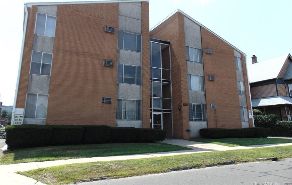 87 Meadow St #a2, Bristol, CT 06010
