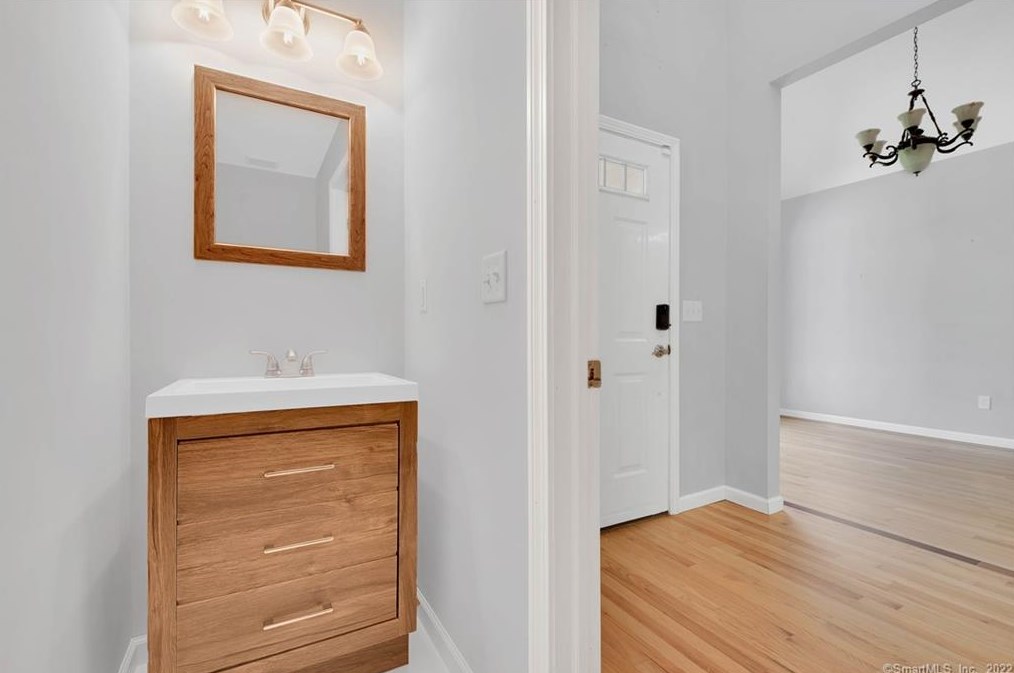 107 Cariati Blvd, Meriden CT 06451-3697 exterior