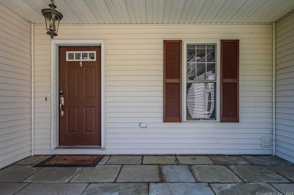 107 Cariati Blvd, Meriden CT 06451-3697 exterior