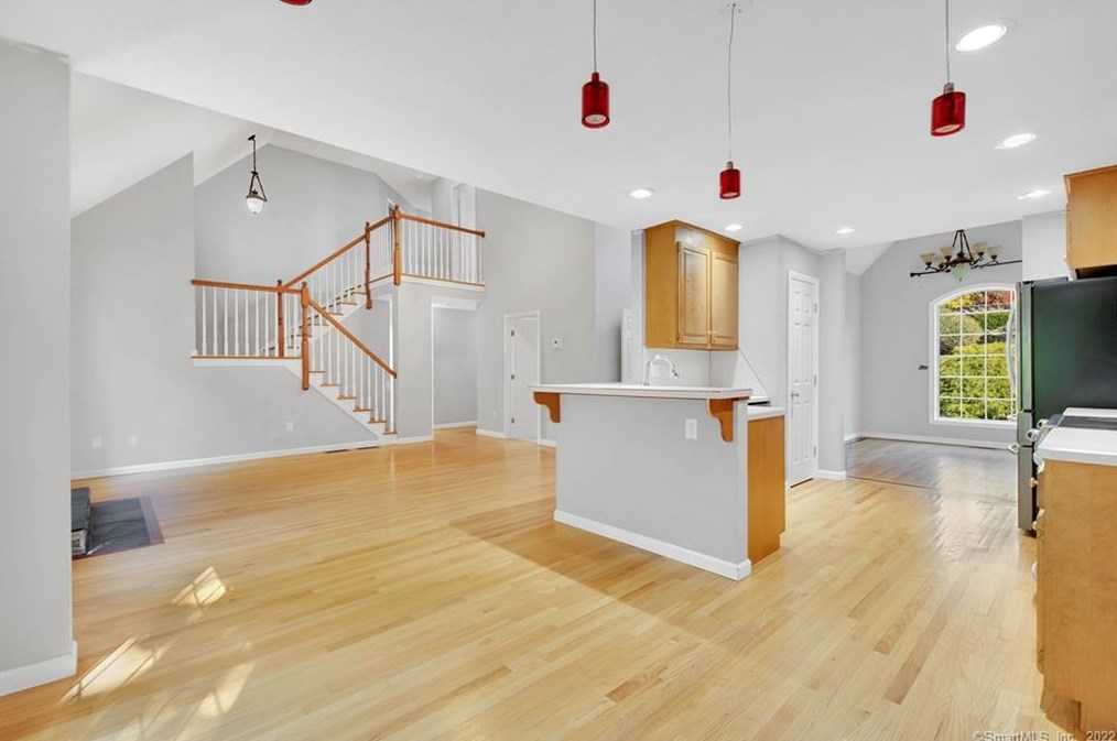 107 Cariati Blvd, Meriden CT 06451-3697 exterior