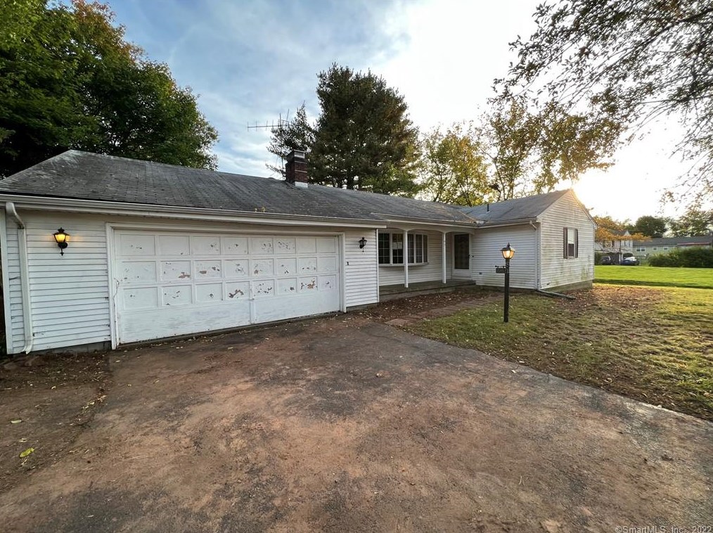 53 Kelsey St, Hartford, CT 06111-5415