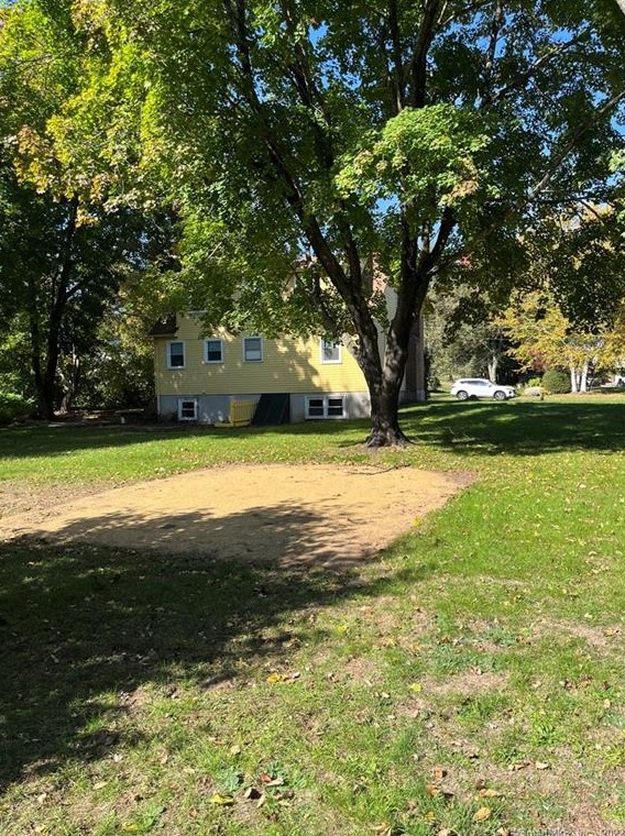 28 Hickory Rd, Colchester, CT 06415