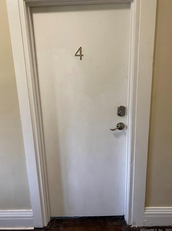 15 Huntington St #4, United States Coast Guard Ac, CT 06320