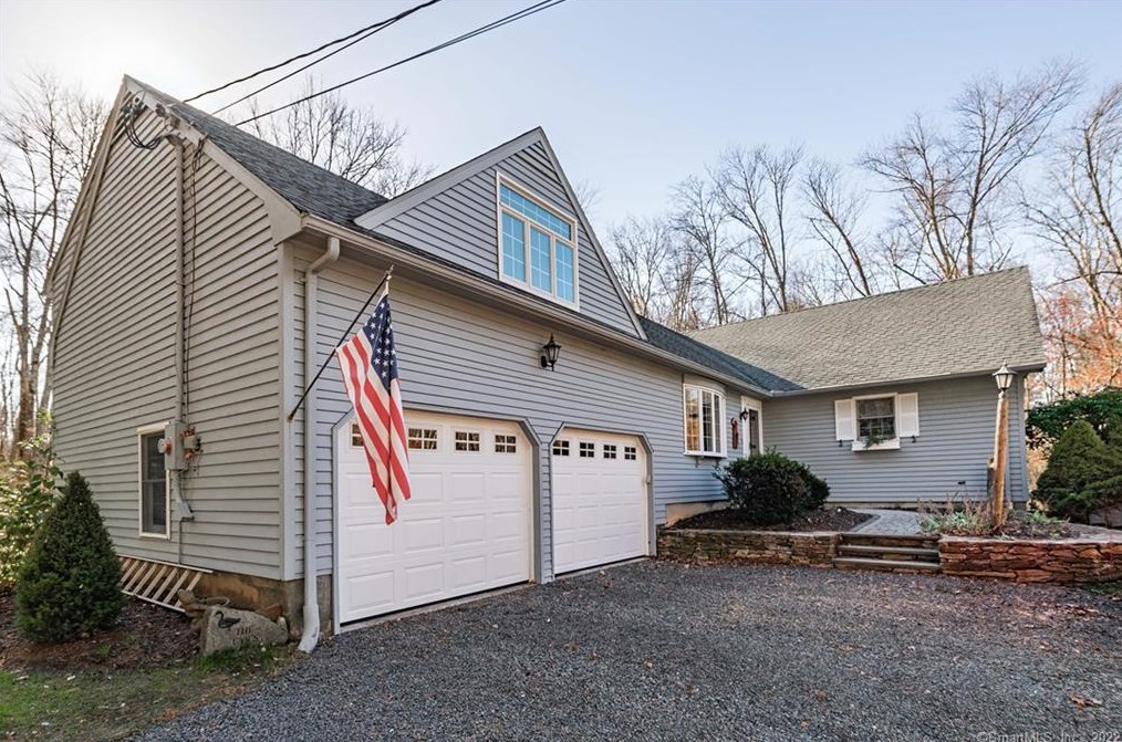 187 Scoville Rd, Avon, CT 06001