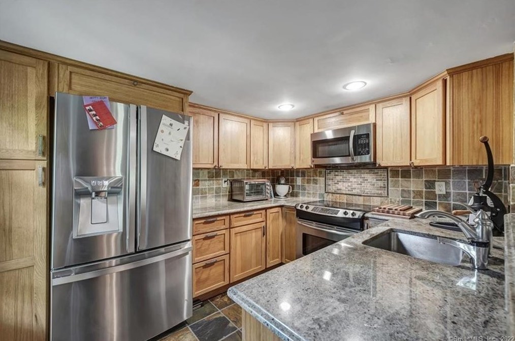 7 Olympic Dr, Danbury CT  06810-8216 exterior