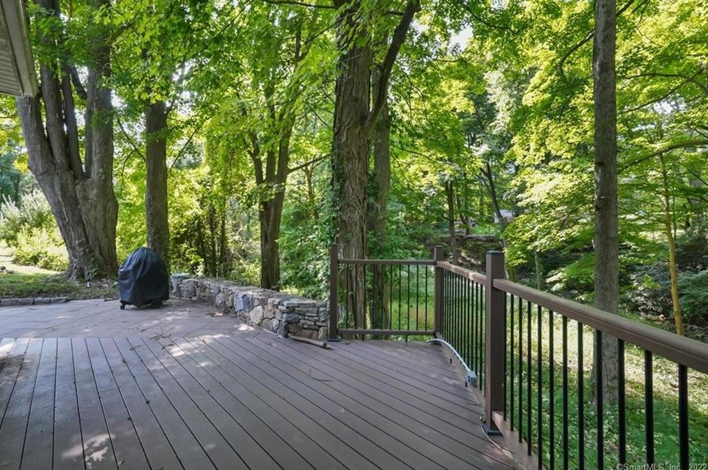 7 Olympic Dr, Danbury CT  06810-8216 exterior