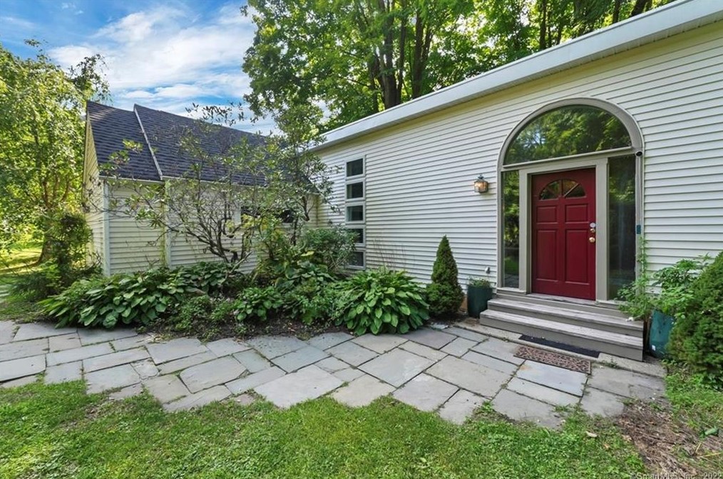 7 Olympic Dr, Danbury CT  06810-8216 exterior