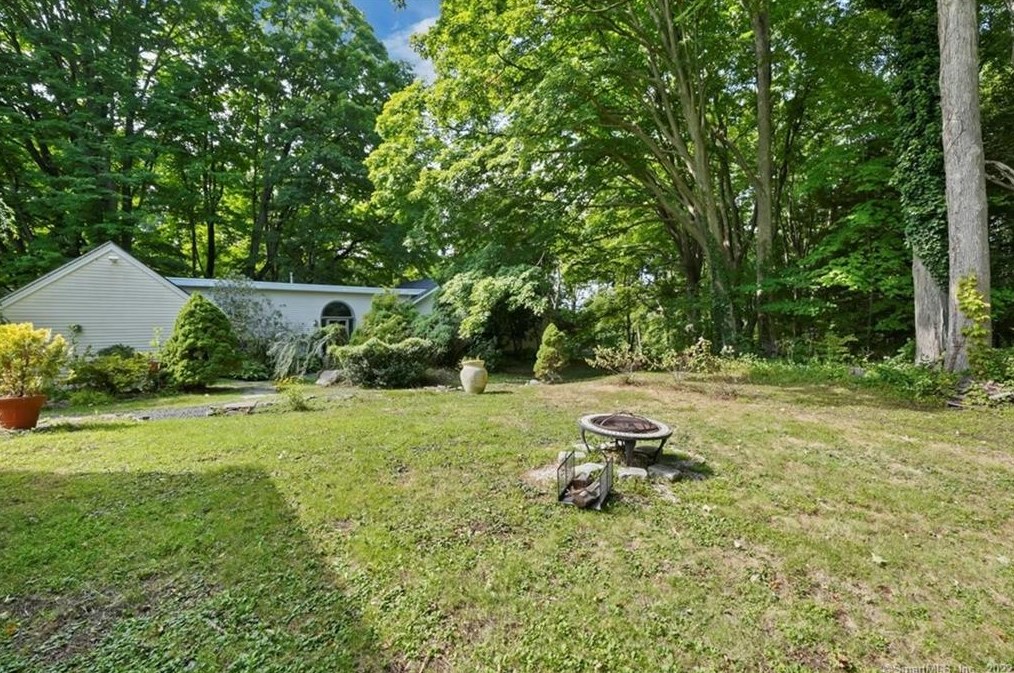 7 Olympic Dr, Danbury CT  06810-8216 exterior