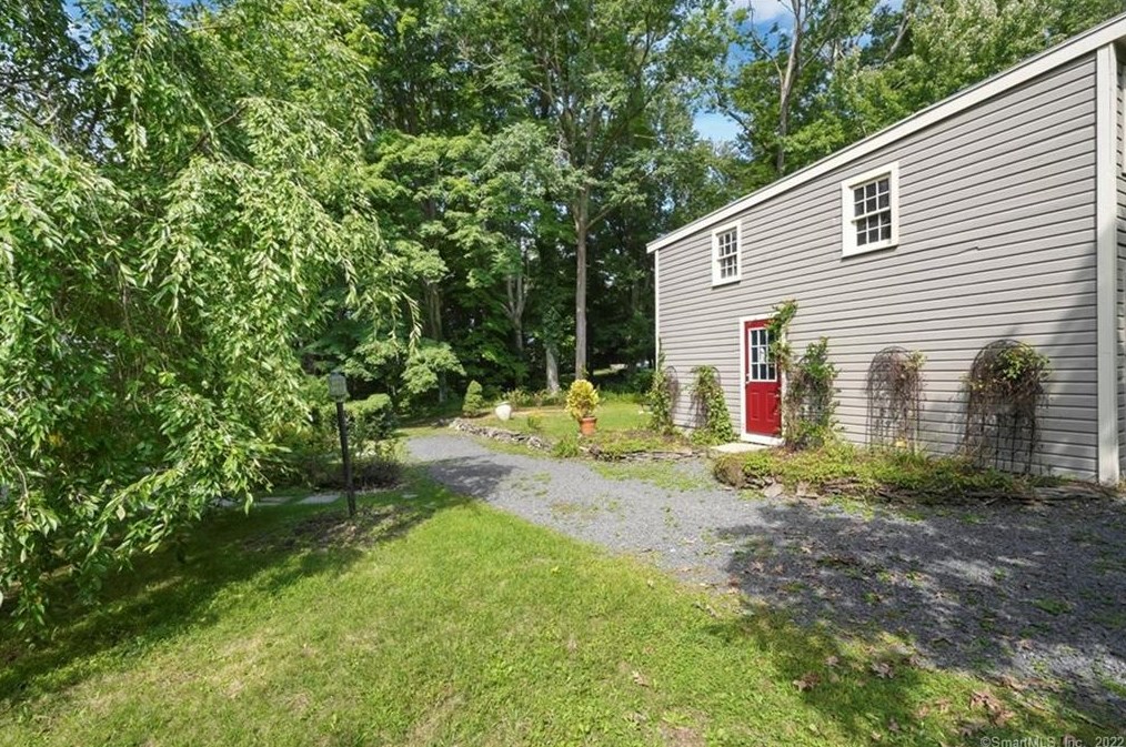 7 Olympic Dr, Danbury CT  06810-8216 exterior