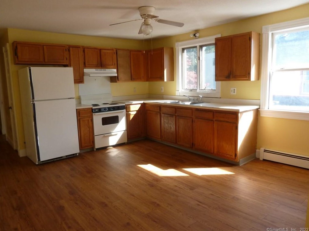 541 S Main St, Torrington, CT 06790