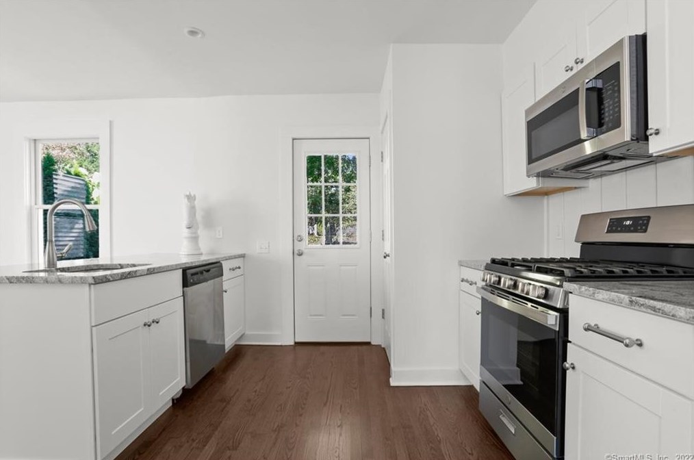 19 Division St #19, Greenwich, CT 06830