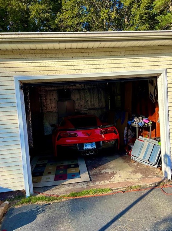 18 Pne St, Plainfield CT 06374-1539 exterior