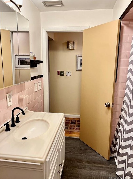 18 Pne St, Plainfield CT 06374-1539 exterior