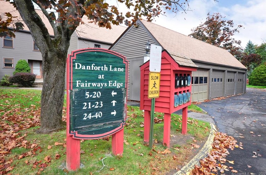 37 Danforth Ln, Rocky Hill CT  06067-3206 exterior