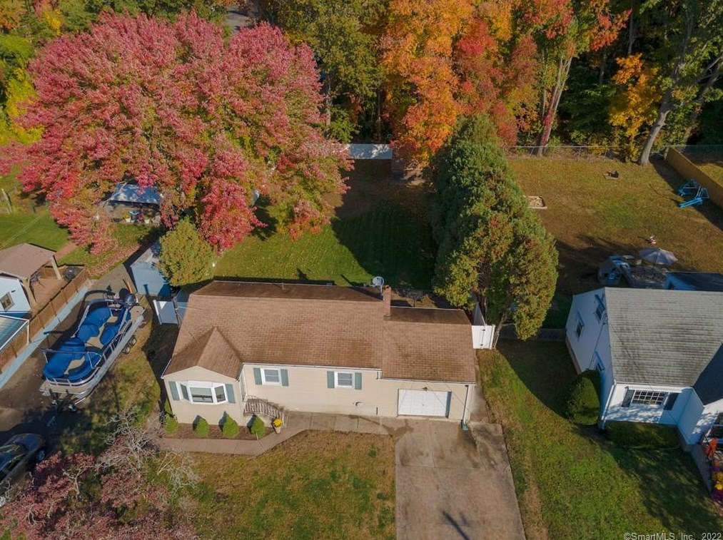 97 Alps Dr, Hartford CT 06108-1402 exterior