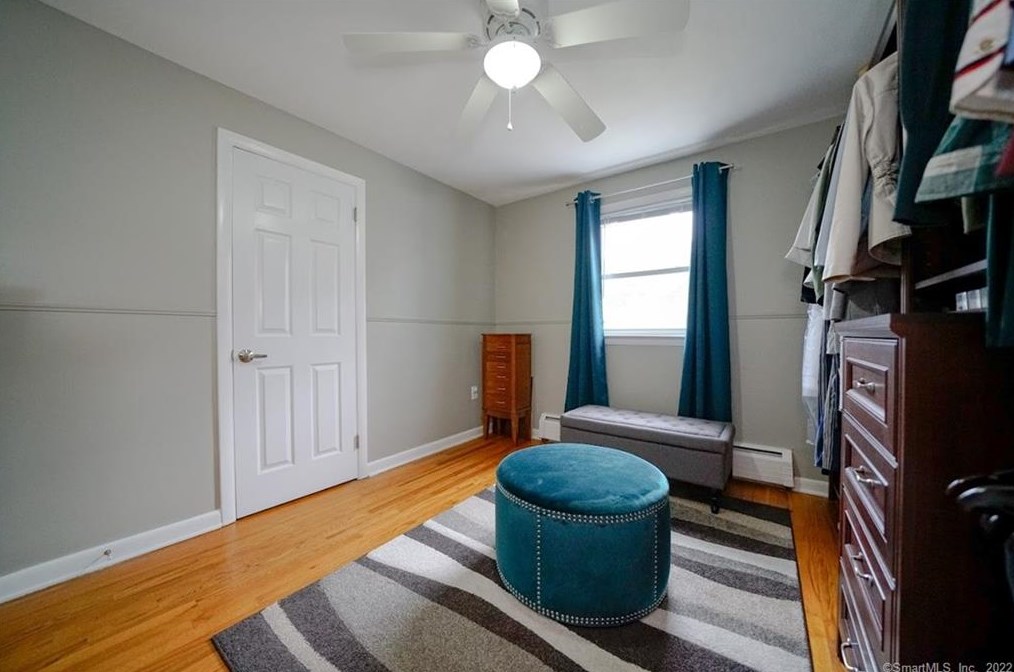 97 Alps Dr, Hartford CT 06108-1402 exterior