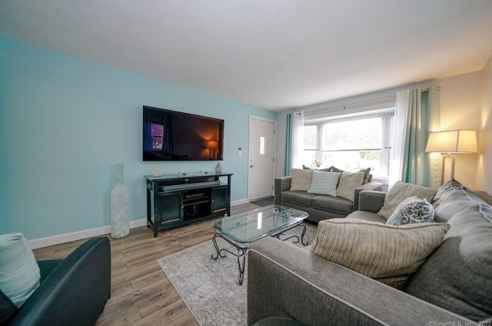 97 Alps Dr, Hartford CT 06108-1402 exterior