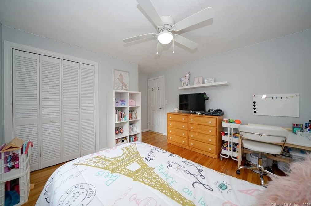 97 Alps Dr, Hartford CT 06108-1402 exterior